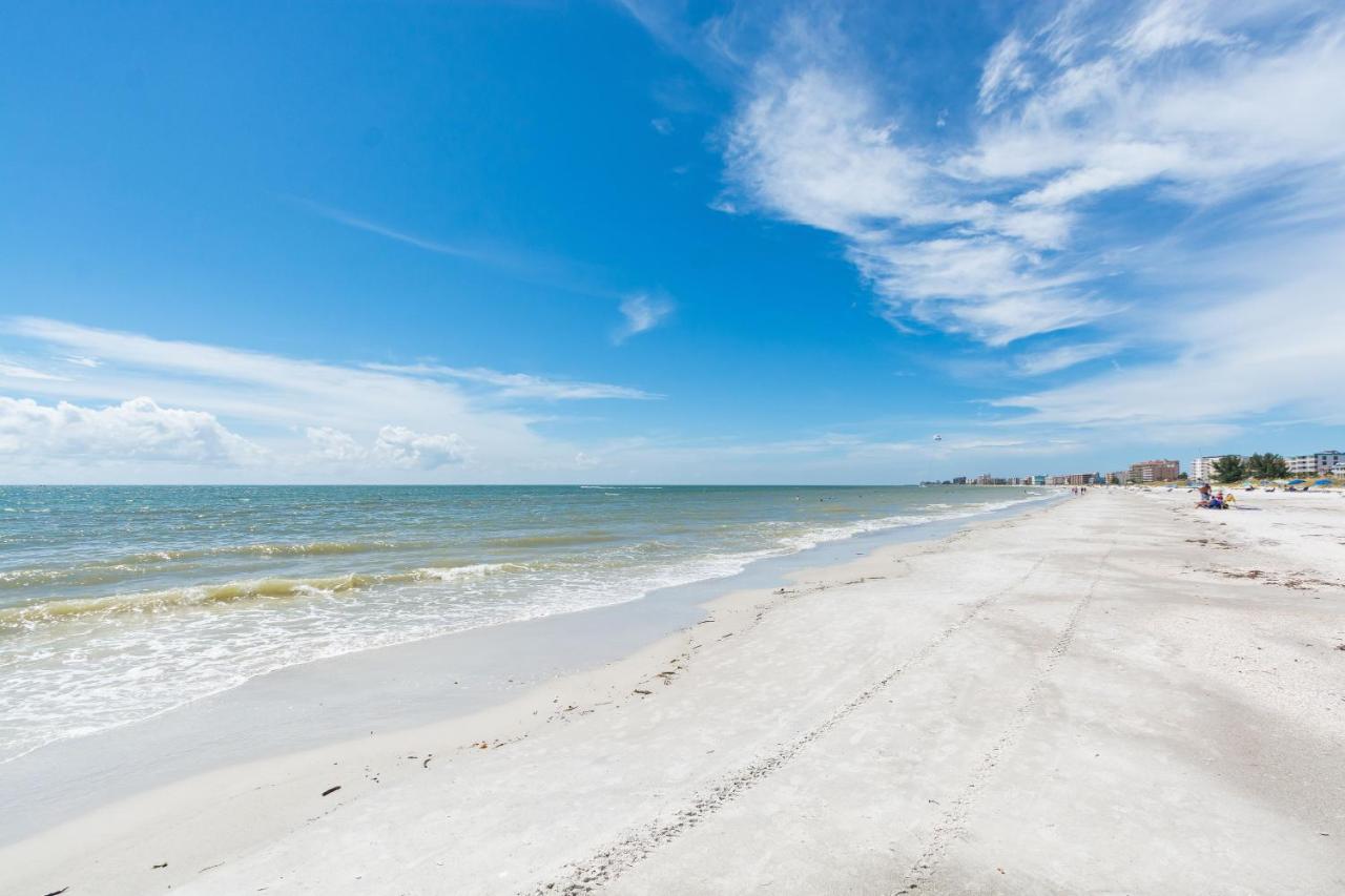 201 Sandy Shores Condos St. Pete Beach Exterior foto