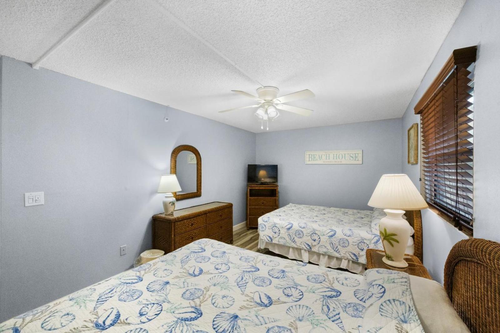 201 Sandy Shores Condos St. Pete Beach Exterior foto