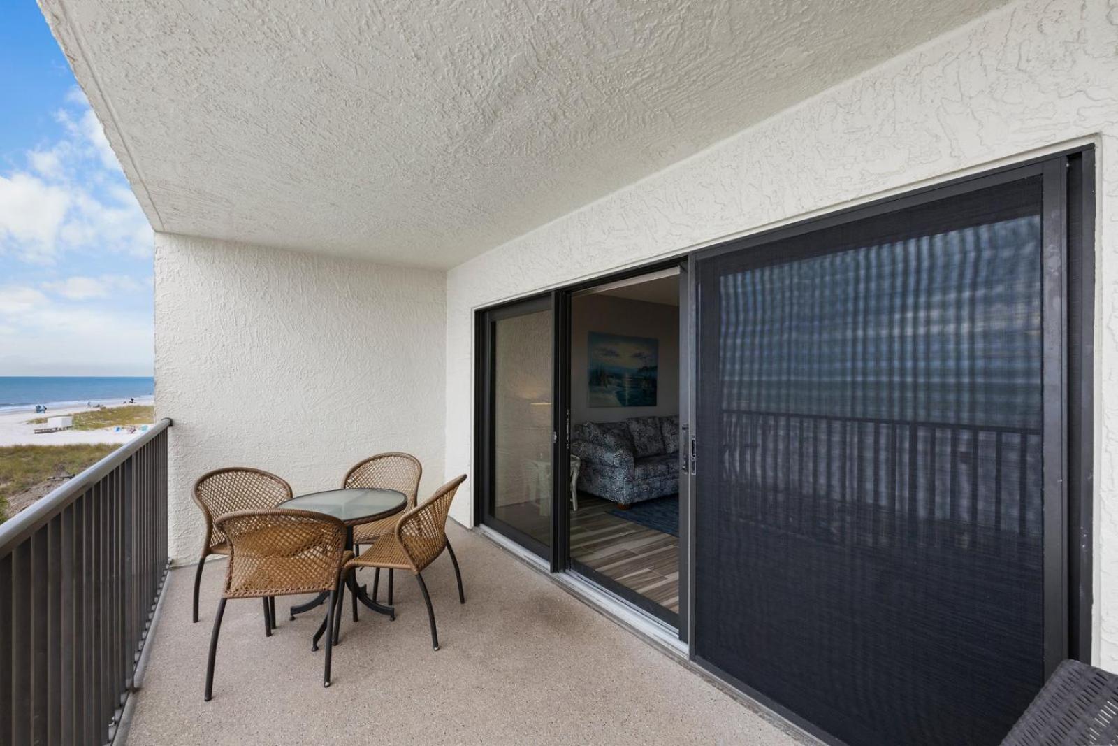 201 Sandy Shores Condos St. Pete Beach Exterior foto