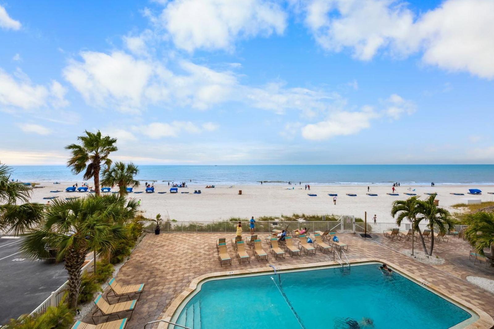 201 Sandy Shores Condos St. Pete Beach Exterior foto